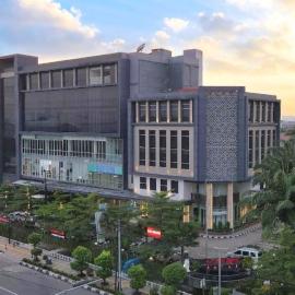 Luxury Inn Arion Hotel، فندق في جاكرتا