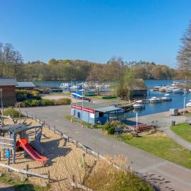 Zimmer am See - 01