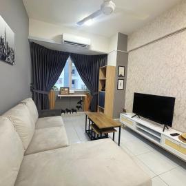 Cheap! 1-6pax Sunway Subang Mall & LRT Convenience, hotel in Subang Jaya