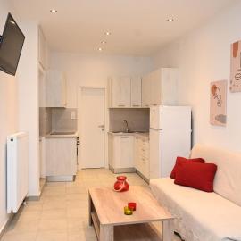 Noa Syros 1 minute away from Square