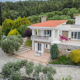 Yasemi Home by RentalsPro - Lagomandra Halkidiki, hotel v destinaci Elia