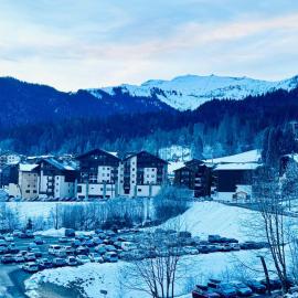 Les Esserts au pied des pistes idéal 4 personnes, hotel in Morillon