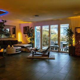 Magnifique VILLA de 120m2 au Coeur du Valais avec piscine en été, hotelli kohteessa Chamoson