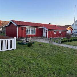 Skönaste stället som finns. Bara 300 m till havet., Hotel in Lysekil