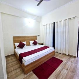 Hotel Aashirwad, hotel din Chamoli