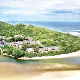 Blue Lagoon Hotel and Conference Centre, hotell i East London