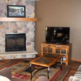 2 Bedroom Lower Lakefront Condo, Wild Eagle Lodge #116, хотел в Ийгъл Ривър