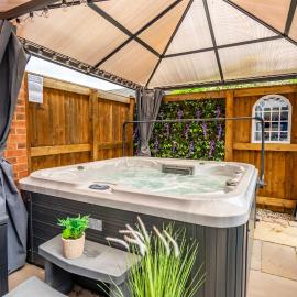 The Ebor House - With Hot Tub