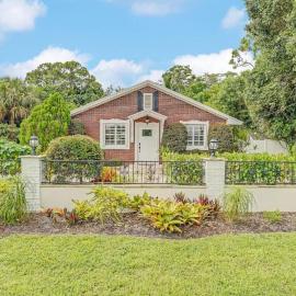 NEW Hugh St Hideaway with Pool, hotel sa Jupiter