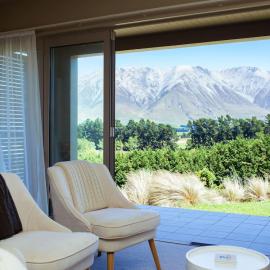 Villa 206 - Front Row Golf Views, Terrace Downs: Windwhistle şehrinde bir otel