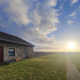 The Wee House -Coorie Doon Stays