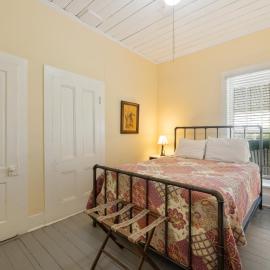 Historic Island Hotel