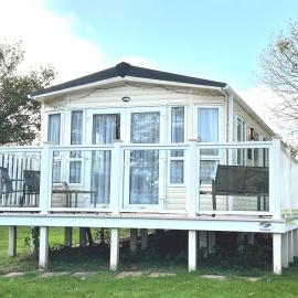 2 Bedroom Caravan NV13, Lower Hyde, Shanklin, Isle of Wight, Hotel in Shanklin