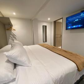 96K Premium Suite - Habitaciones a minutos del Aeropuerto en Bogotá: Bogotá'da bir otel