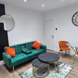 Newly renovated cosy home BB10, hotel a Burnley