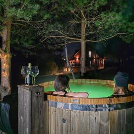 Forest Zen Małastów dom z prywatną balią z widokami na las, hotel en Małastów