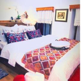 Ela's Chalet in Old Bazaar Gjirokaster: Ergiri şehrinde bir otel