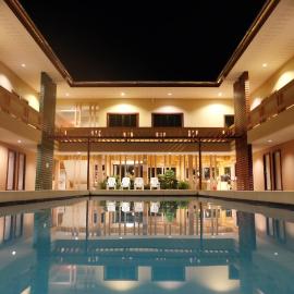Juntima Place at Amphawa, hotell i Amphawa