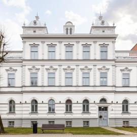 Roze Kurmajas Apartments, hótel í Liepāja