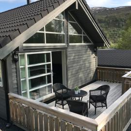 Amazing home in the heart of Nordfjordeid, hotel em Nordfjordeid