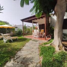 lovely bungalow with parking