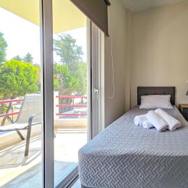 TemenisJewel Cosy Seaside Apartments، فندق في آيجيون