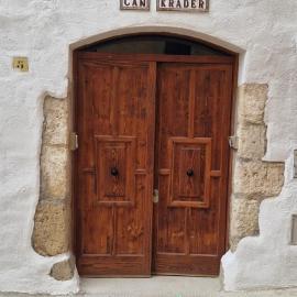 Rustic house with swimming pool – hotel w mieście Las Pesas