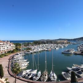 Duplex sur le Golfe de Saint Tropez - Panoramic View, hotell i Cogolin
