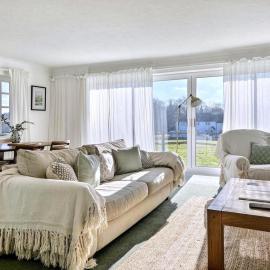 Hidden Haven Cottage with Free Parking