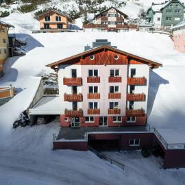 Hotel Laaxerhof – hotel w mieście Obertauern