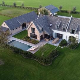 Botanic Experience Holiday House, hotel u gradu Oostkamp