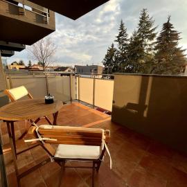 Apartment, Senec - free parking、セネツのホテル