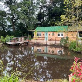 The Old Chicken Shed, hotel in Stafford