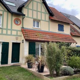 Nice house with garden near the beach