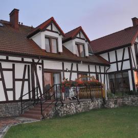 Apartamentypomorze, מלון בביאלוגורה