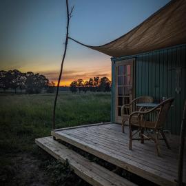 Bienenwagen Weitblick, Kamin, Sauna ganzjährig nutzbar, viešbutis mieste Dargun