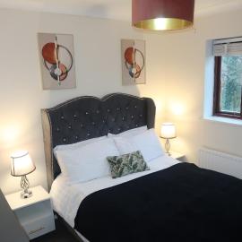 Cozy 3 Bedroom Home with Garden & Free Parking - Milton Keynes