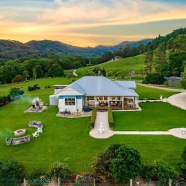 Luxury Farm Homestead & Animal Sanctuary, Hot Tub, Natural Pool