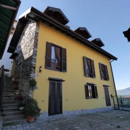 Casa Casey – hotel w mieście Arizzano