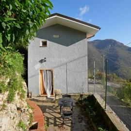 CASA SANT`ANNA DI STAZZEMA, hotel in Culla