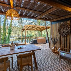 Camping d'Aleth en forêt de Brocéliande, hotel in Saint-Malo-de-Beignon