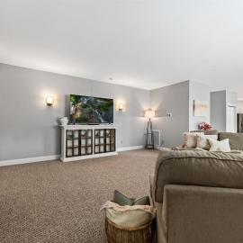Penthouse Suite Right in the Heart of Downtown - Trackside