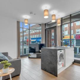 New Modern Apartment near Heathrow Airport