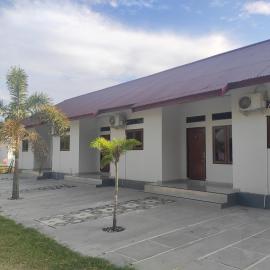 Syariah Ampana Guest House, מלון בDondo