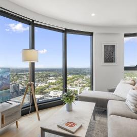 High-Rise 3-Bed Apartment with Premium Amenities