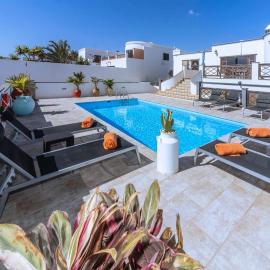 Luxury House Panoramic Sea Views, hotel en Güime