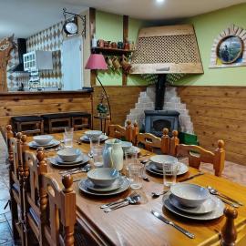 El pony pisador, Hotel in El Poyo