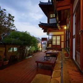 Millennial Morning Hanok Jeonju, hotel di Jeonju