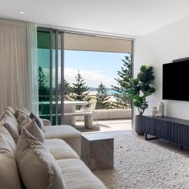 Beachfront Escape Kirra Ocean views Sleeps 6