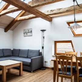 Bioweingut und Ferienwohnung Kaufmann, hotel i Efringen-Kirchen